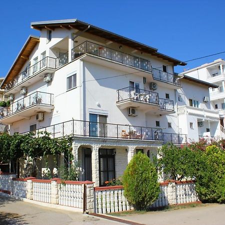 Guest House Aldin ウルツィニ エクステリア 写真